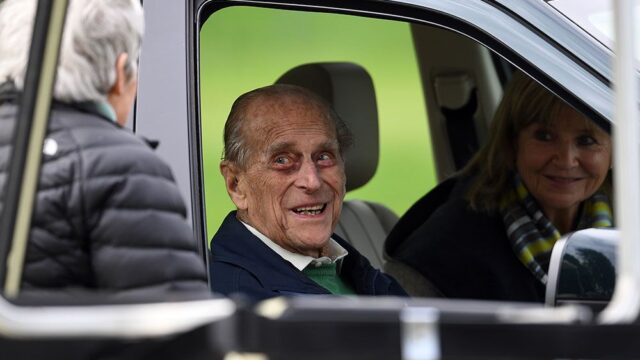 97-летний принц Филипп отказался от водительских прав после аварии