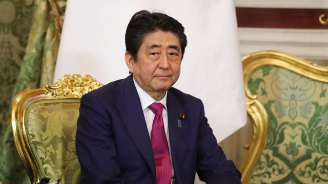 Премьер-министр Японии уйдет в отставку