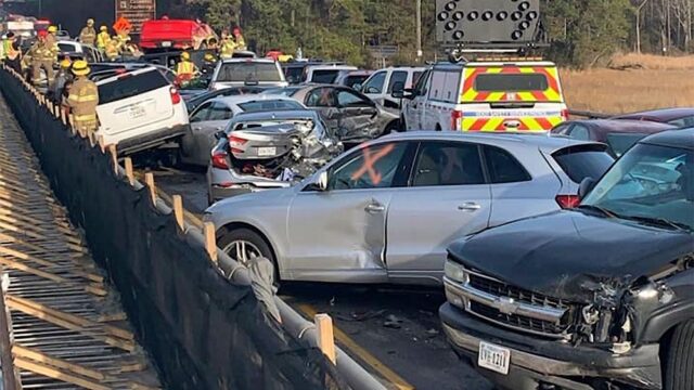 Десятки людей попали в больницу после массовой аварии в Вирджинии