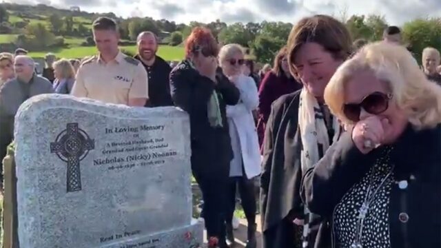 На похоронах в Ирландии покойник «постучал» из гроба — это была запись, которую он специально сделал перед смертью