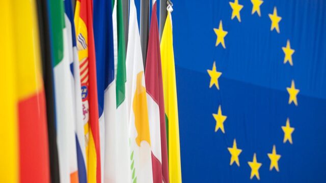 Еврокомиссия заблокировала действие американских санкций против Ирана на территории ЕС