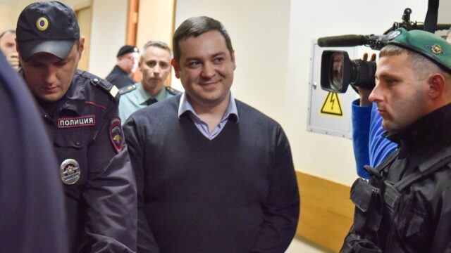 Основатель «Смотра.ру» Эрик Давидыч получил 4 года и 8 месяцев за мошенничество