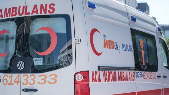 В Анталье перевернулся автобус с российскими туристами. Среди пострадавших есть дети