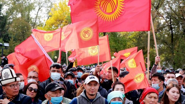 В Киргизии назначили на январь досрочные президентские выборы