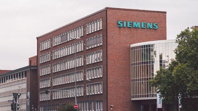 Siemens и Nokia прекратили поставки в Россию из-за ситуации вокруг Украины