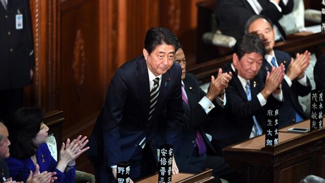 Синдзо Абэ переизбрали премьер-министром Японии