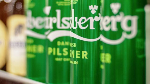 «Трудное решение». Carlsberg уходит из России, а BUD хочет приостановить продажи