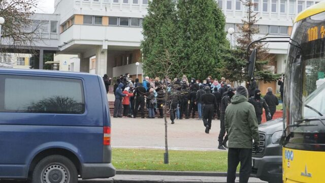 В Минске на акции медиков начались задержания