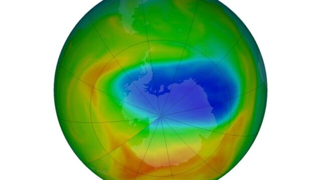 Озоновая дыра над Антарктидой уменьшилась до рекордного уровня за последние 37 лет