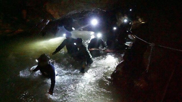 В Голливуде снимут фильм о спасении футбольной команды из пещеры в Таиланде