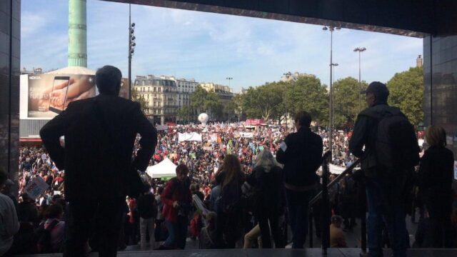 В Париже проходят акции против указов Макрона по трудовой реформе