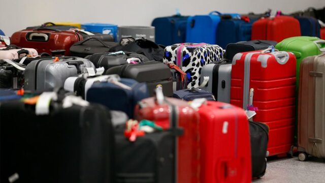 Суд в Сингапуре приговорил к 20 дням тюрьмы сотрудника аэропорта, который намеренно перепутал сотни бирок на багаже
