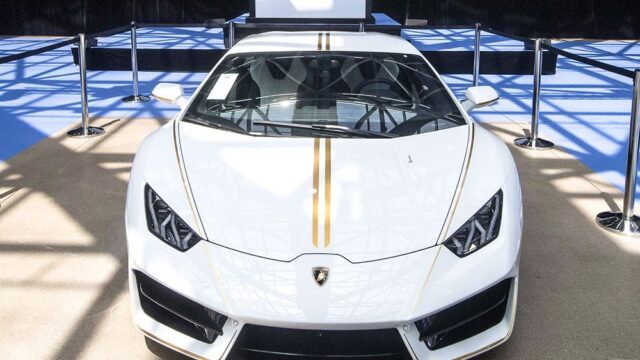 Lamborghini папы Римского продали на аукционе за €715 тысяч