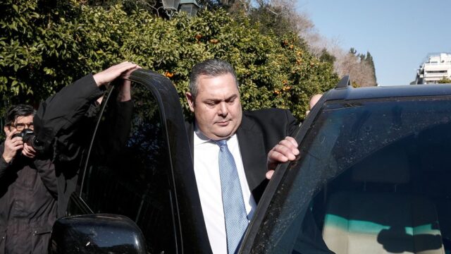Министр обороны Греции подал в отставку после сделки правительства с Македонией