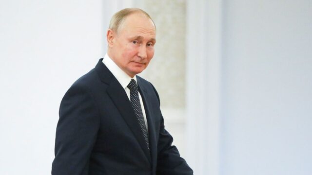 Путин заявил, что уходит на самоизоляцию