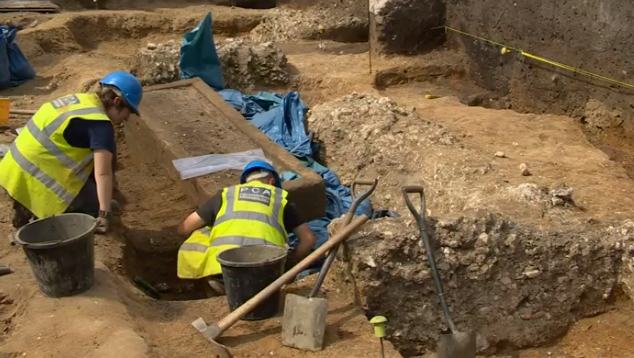 В Лондоне на стройке обнаружили древнеримский саркофаг