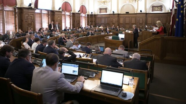 Парламент Латвии принял закон о запрете русского языка в частных вузах