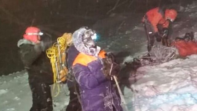 Метель, 20-градусный мороз и пятеро погибших. Как спасали застрявших на Эльбрусе альпинистов