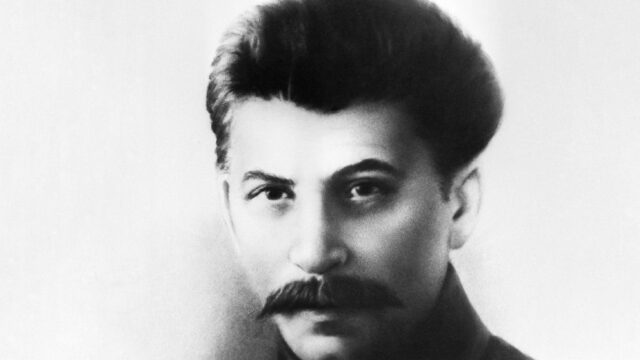 Немецкий журналист провел эксперимент в тиндере, использовав для знакомств фото молодого Сталина