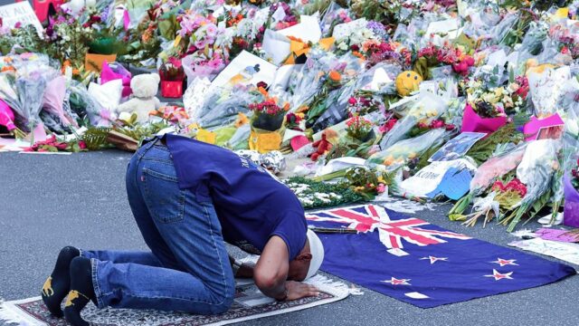 Совет мусульман Франции подал жалобу на YouTube и Facebook из-за трансляции нападения в Новой Зеландии