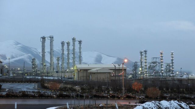 Иран сообщил о решении превысить норму обогащения урана
