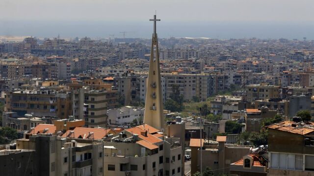 В пригороде Бейрута христианам запрещают сдавать жилье представителям других религий. Такой порядок критикуют после жалобы мусульманина