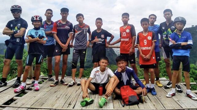 ФК «Барселона» пригласил футболистов, которых спасли в Таиланде, поучаствовать в своем турнире для подростков