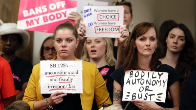 Легислатура Теннесси приняла законопроект о запрете абортов после обнаружения сердцебиения у плода