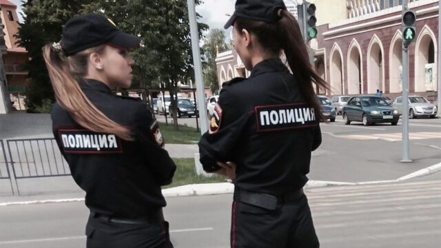 Фотография девушек-полицейских в Казани набрала в инстаграме тысячу лайков