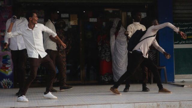 В Судане приостановили работу всех школ после гибели четырех подростков во время демонстрации