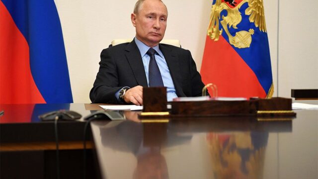 Путин — о выплатах медикам: «Развели вокруг этого канитель бюрократическую»