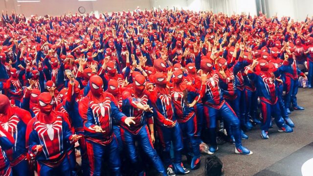 В Стокгольме 547 человек переоделись в Человека-паука, чтобы установить мировой рекорд