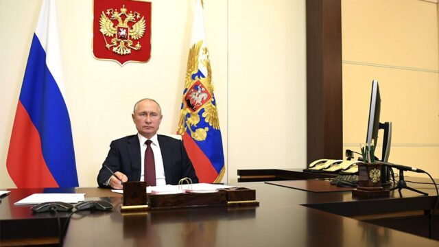 Путин бросил на стол ручку. Кто-то серьезно считает, что это новость?!