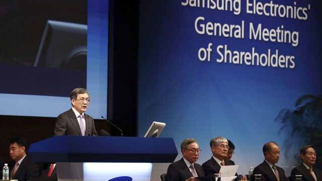 Глава Samsung Electronics уйдет в отставку из-за «беспрецедентного кризиса»