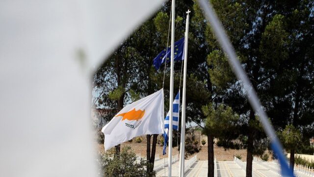 Кипр открывает границы для вакцинированных туристов
