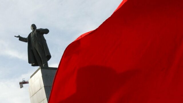 Суд в Екатеринбурге отказал в иске к священнику, который сравнил Ленина с Гитлером