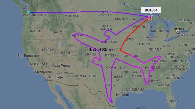 Boeing Dreamliner нарисовал свой силуэт в небе над США