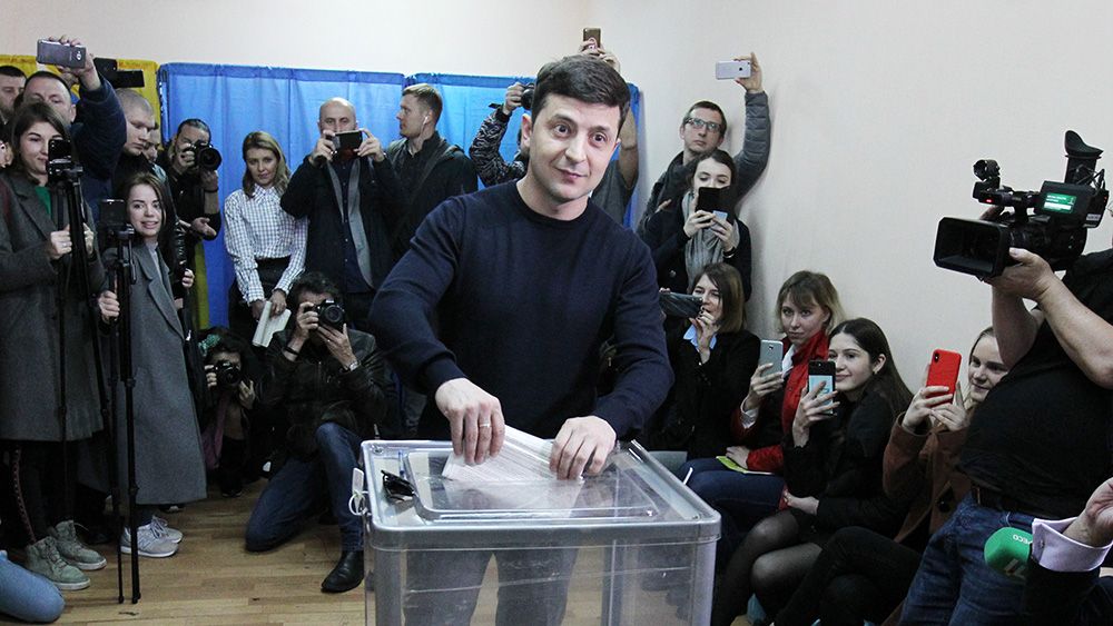 Экзитполы: на выборах президента Украины лидирует Владимир Зеленский с 30% голосов
