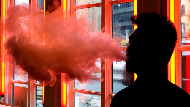 Мичиган первым в США временно запретит продажу ароматизированных электронных сигарет