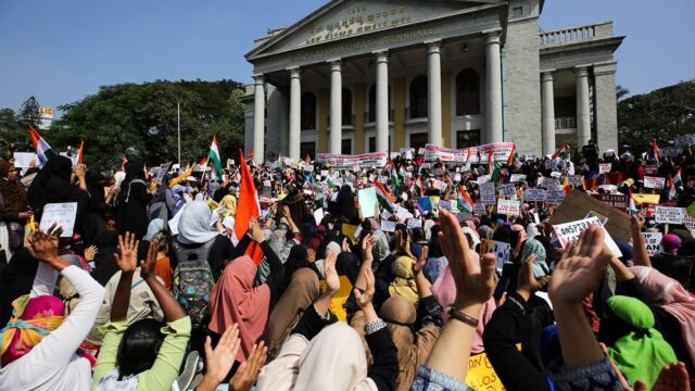 В индийском штате на фоне протестов отключили интернет