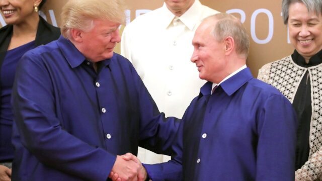 Путин кратко пообщался с Трампом на саммите АТЭС
