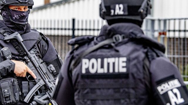 В Нидерландах два человека погибли при нападении мужчины с ножом