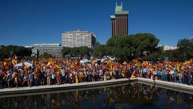 В Мадриде прошла многотысячная акция в поддержку единства Испании