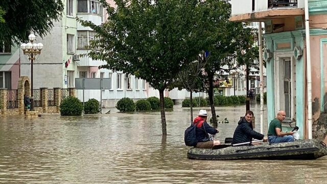 В Керчи и окрестностях ввели режим ЧС после сильных ливней