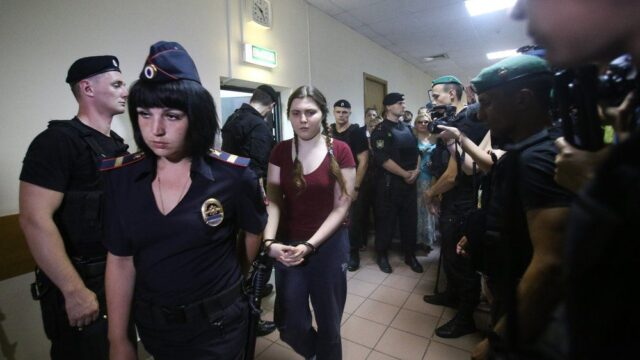 Суд в Москве продлил арест 18-летней Анны Павликовой, которую обвиняют в экстремизме