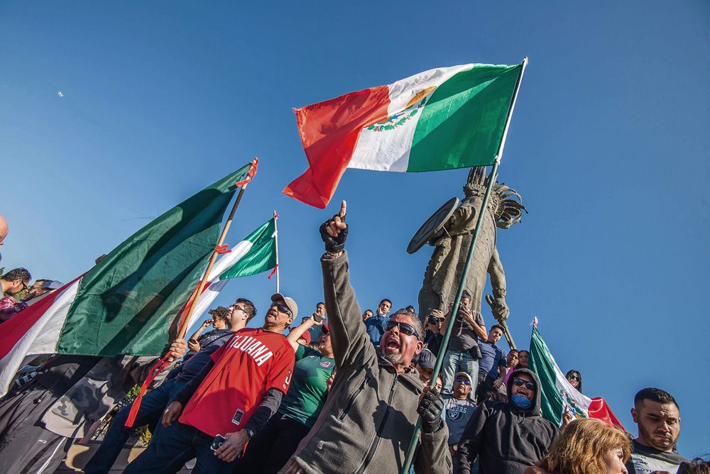 Жители мексиканского города на границе с США устроили протесты из-за прибытия мигрантов