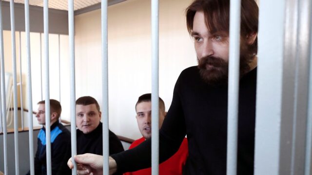 Суд в Москве продлил арест задержанным в Керченском проливе украинским морякам