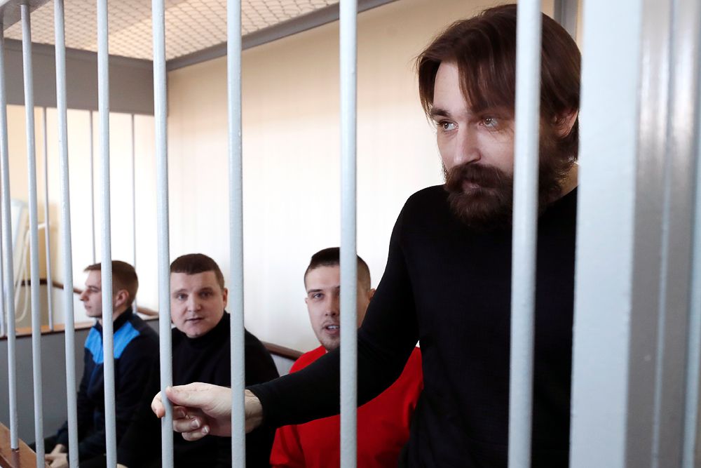 Суд в Москве продлил арест задержанным в Керченском проливе украинским морякам