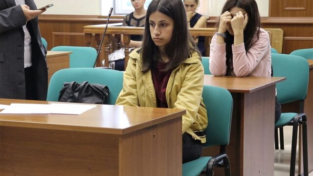 Суд разрешил возбудить дело о побоях против отца сестер Хачатурян