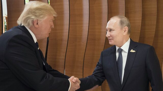Путин и Трамп впервые встретились